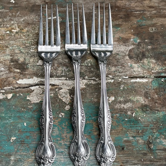 Rogers silver ornate flatware dinner Forks stainless vintage set of 3 - Picture 2 of 5